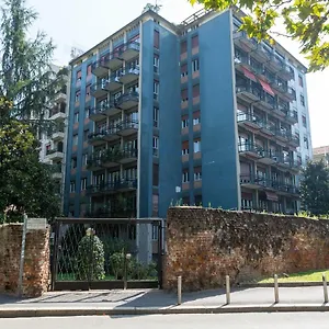 https://apartment-bocconi-1.italymilanhotels.net