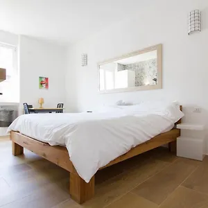 https://luxury-cozy-studio-by-central-station-unique-view.italymilanhotels.net